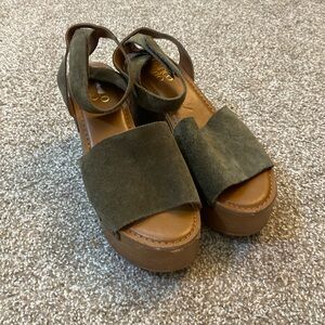 Franco Sarto Suede Platform Wedge Sandal Shoes